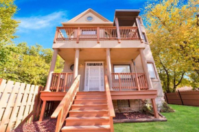 Beautiful 6-bedroom, Private Mansion with Hot Tub